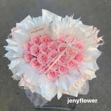 Khám Phá Vẻ Đẹp và Ý Nghĩa Sâu Sắc của Bó Tim Ecuador Hồng Phấn 22 Bông – Món Quà Hoàn Hảo Cho Mọi Dịp Đặc Biệt