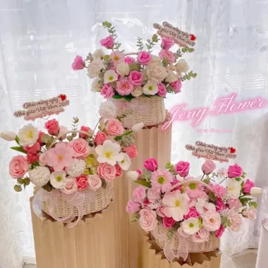 Giỏ Hoa Mây: Món Quà Tinh Tế Lưu Giữ Vẹn Nguyên Từng Khoảnh Khắc Yêu Thương