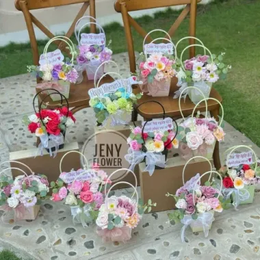 Giỏ Hoa Sáp Đủ Màu: Món Quà Vĩnh Cửu Lan Tỏa Yêu Thương Bền Chặt